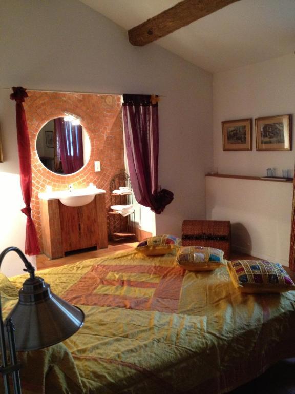 Les Jardins du Rebaut Bed & Breakfast Beziers Ruang foto