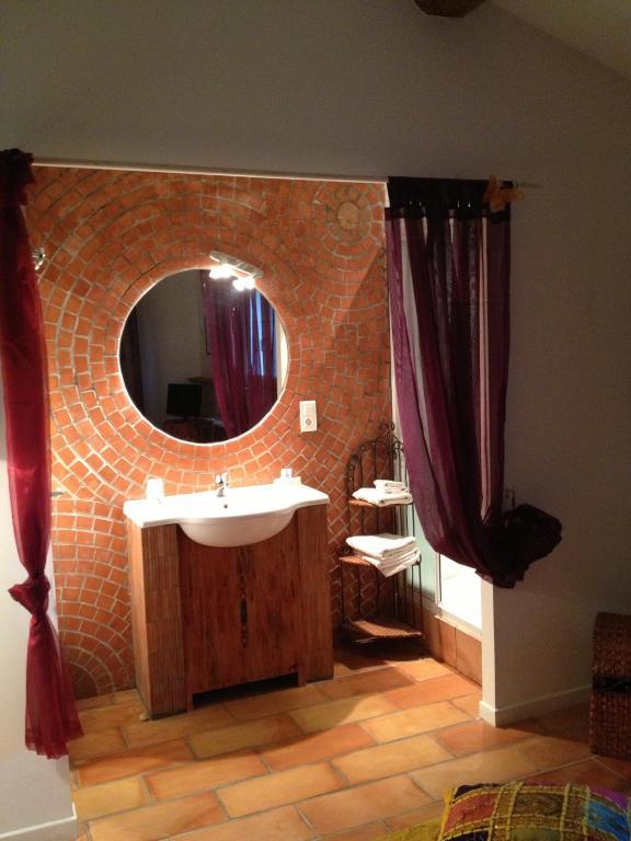 Les Jardins du Rebaut Bed & Breakfast Beziers Ruang foto