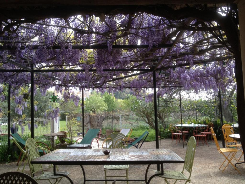 Les Jardins du Rebaut Bed & Breakfast Beziers Bagian luar foto